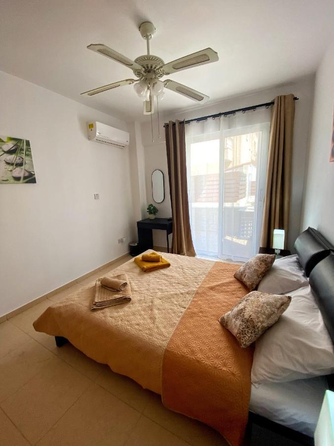 Cozy Poolside Apartment Paphos Esterno foto
