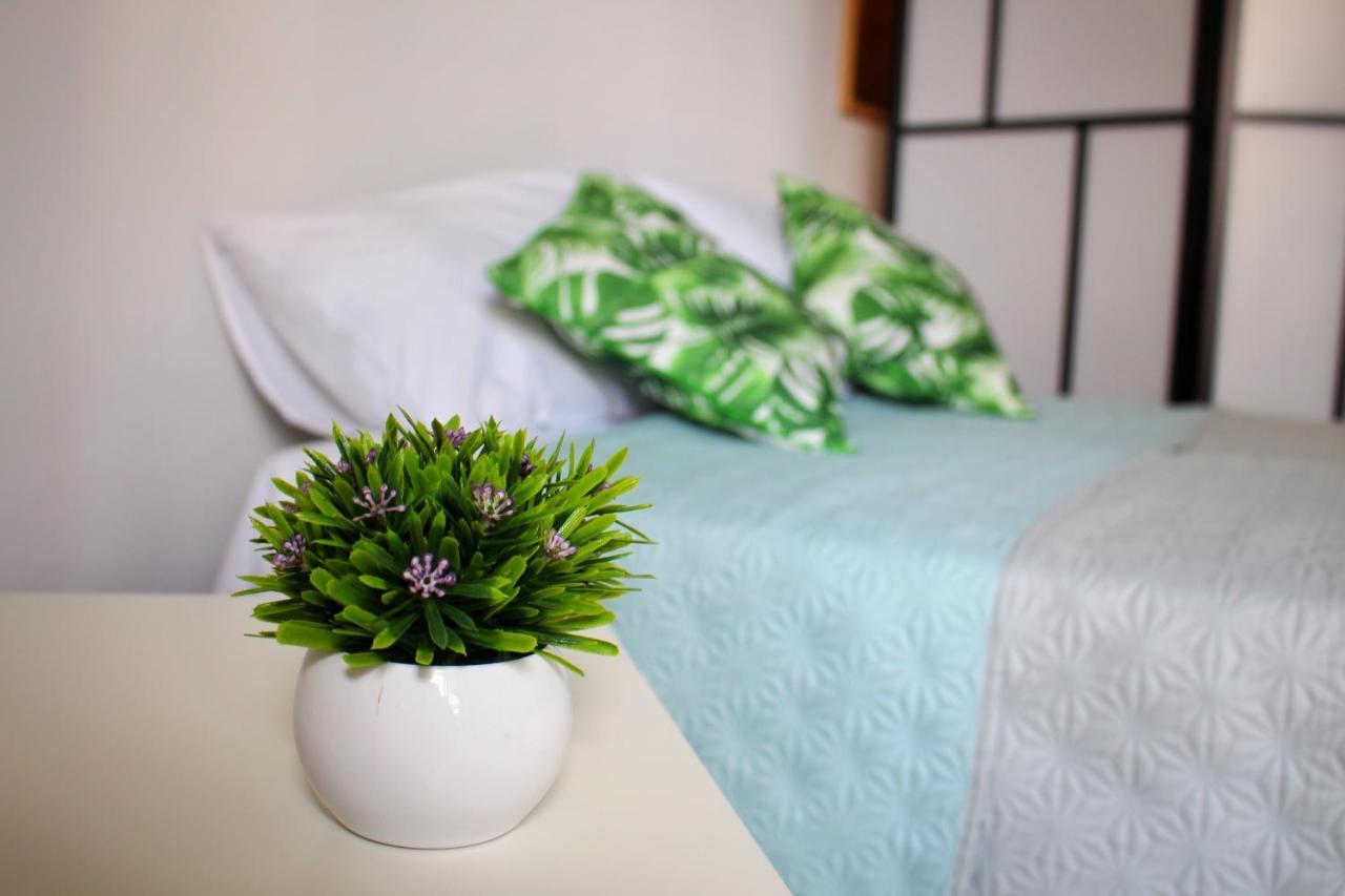 Cozy Poolside Apartment Paphos Esterno foto