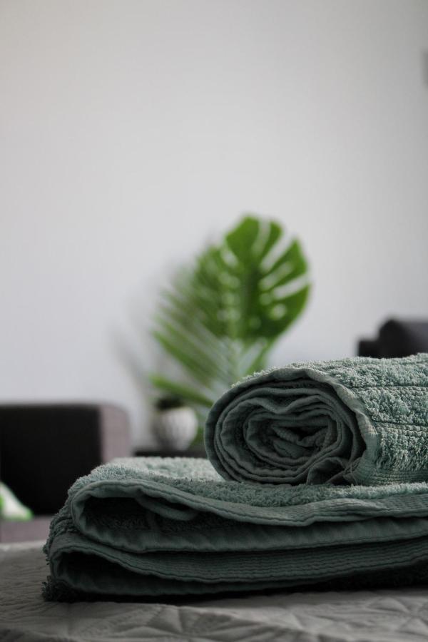 Cozy Poolside Apartment Paphos Esterno foto